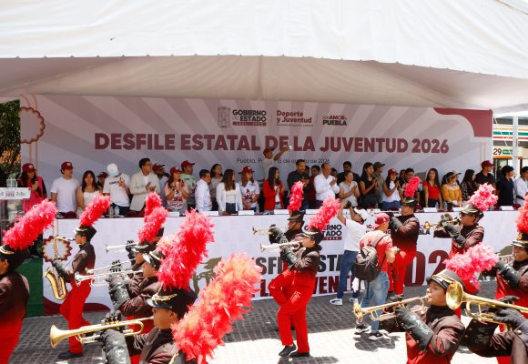 Puebla celebra a sus juventudes con desfile lleno de música, cultura y talento