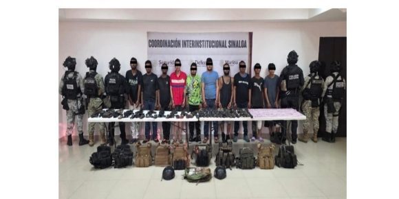 Caen 10 presuntos integrantes del Cártel de Sinaloa; aseguran armas y casi 2 mil cartuchos