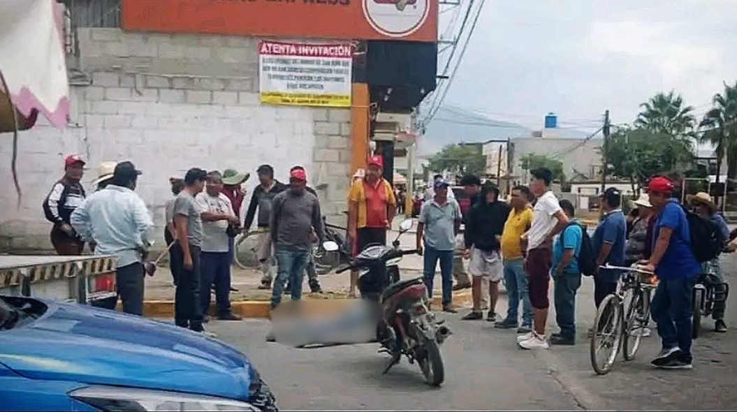 Intentan linchar a hombre y mujer acusados de robo en Tecamachalco