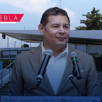 PHOTO-2026-09-01-12-16-13 Alejandro Armenta plantea apoyos económicos y reubicación laboral tras despidos en Volkswagen