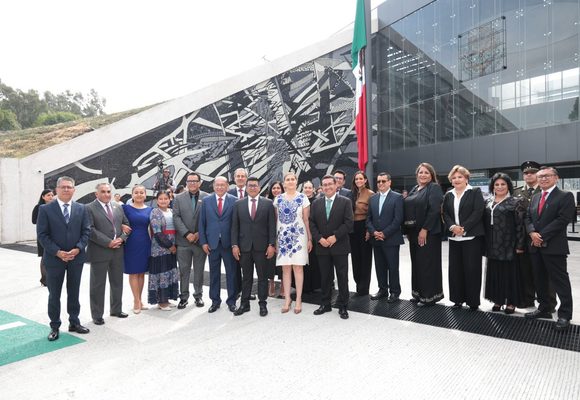 Colocan en el Congreso del Estado el Bando Solemne con motivo de las Fiestas Patrias 2026