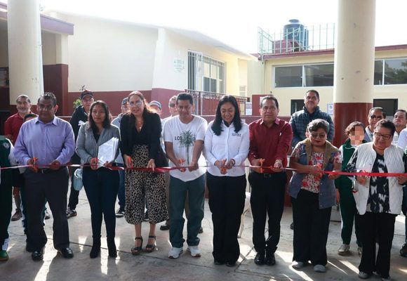Ariadna Ayala inaugura nueva aula didáctica en escuela de Atlixco