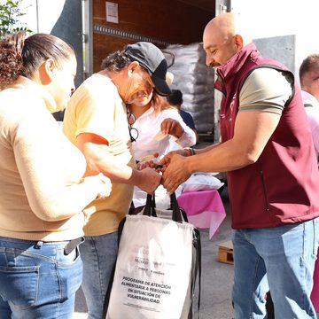 SEDIF entrega más de mil 700 despensas a familias vulnerables de Puebla