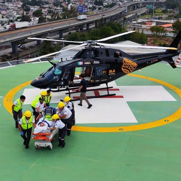 Traslado aéreo de emergencia: hombre herido en Cuetzalan recibe atención especializada en Puebla