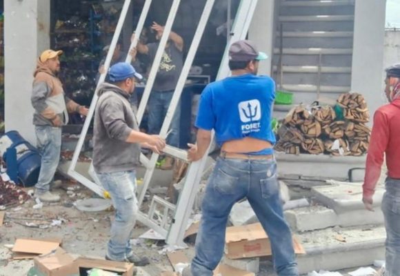 Explota pirotecnia dentro de una cremería en Cañada Morelos; hay tres heridos