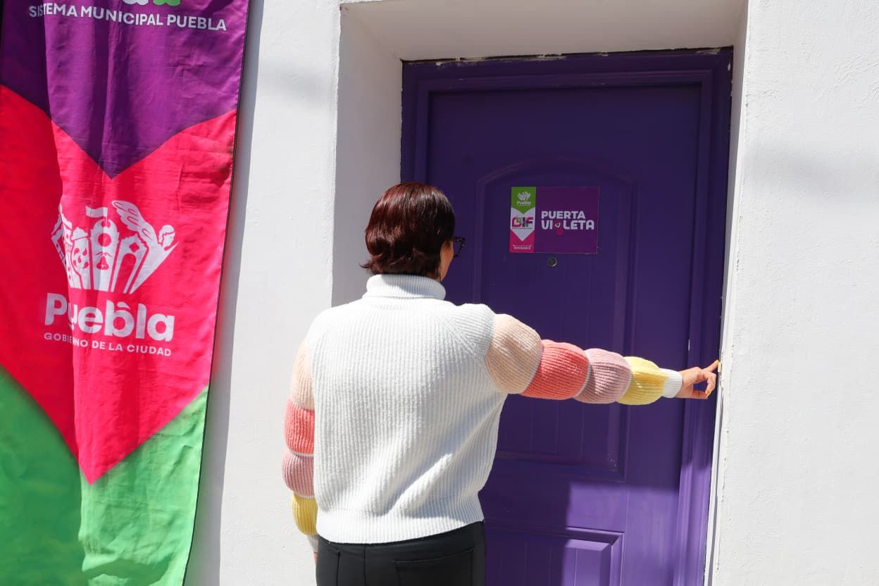 puert violeta Mujeres víctimas de violencia pueden solicitar apoyo en Puerta Violeta de Puebla
