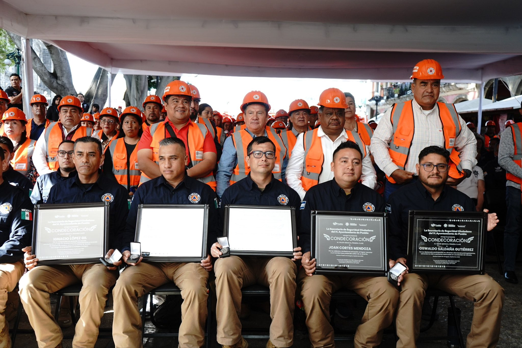 Puebla suma tres ambulancias y refuerza su red de Protección Civil 2 reconocimiento ayuntamiento