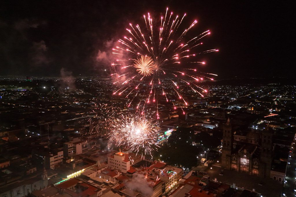 Puebla celebra el Grito de Independencia con verbena, pirotecnia y Gloria Trevi 1 zocalo fuegos artificiales 724383