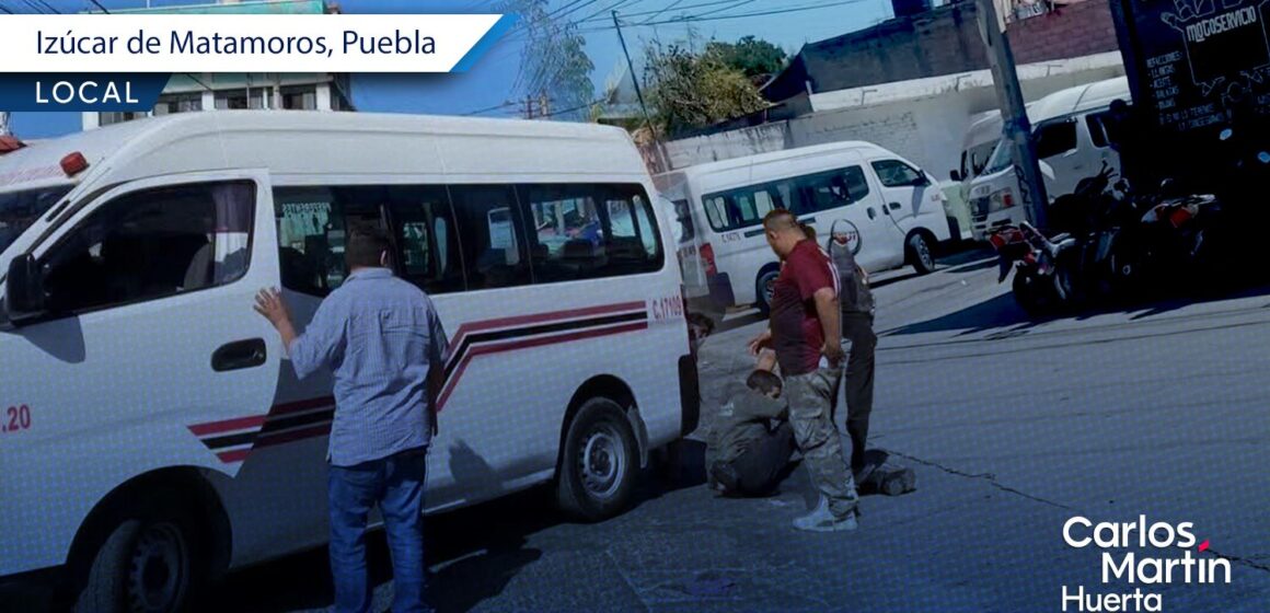 Choferes bloquean calles de Izúcar de Matamoros por detención de transportista acusado de atropellar a agente vial