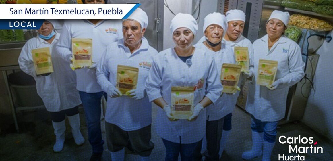 Campesinos Texmelucan crean cooperativa “Vitamix” para producir jugos agroecológicos