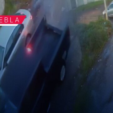 Familia logra frustrar asalto y robo de vehículo tras audaz maniobra en Bosques de Amalucan