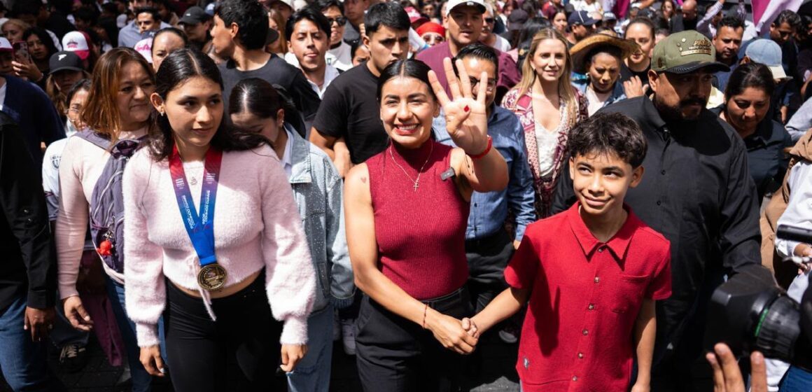 Gaby La Bonita Sánchez - registro Gaby “La Bonita” Sánchez se registra como aspirante a coordinadora municipal por Puebla