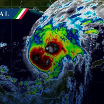 Huracán Isaias asciende a categoría 1 y tormenta tropical Simón provocan lluvias torrenciales