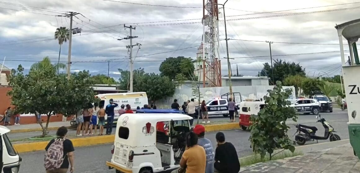 Asesinan a balazos a “La Chola” frente a una primaria en Atencingo
