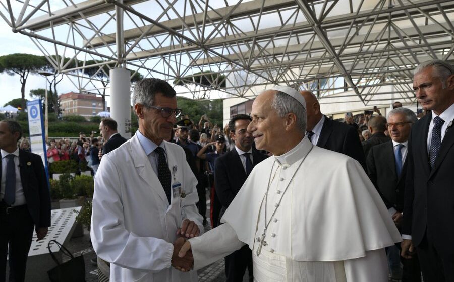 Cirujano del papa León XIV confirma que el pontífice podrá realizar su gira por Latinoamérica