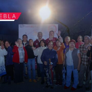 Modernizan más de 100 luminarias en la colonia Alseseca con Puebla Brilla