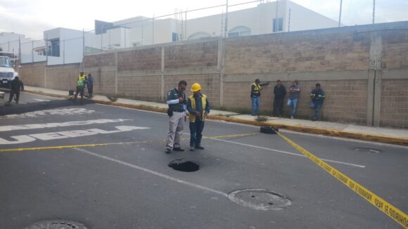 Agua de Puebla continúa rehabilitación de drenaje en Cúmulo de Virgo y aclara que no colocó ningún tope en la zona