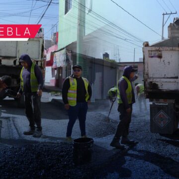 Continúa el programa “Bacheando Puebla” en la colonia Minerales de Guadalupe