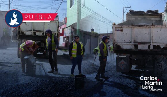 Continúa el programa “Bacheando Puebla” en la colonia Minerales de Guadalupe