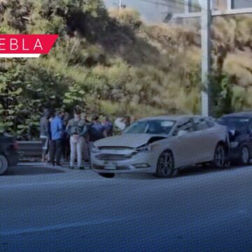 Siete vehículos protagonizan carambola sobre el Periférico Ecológico