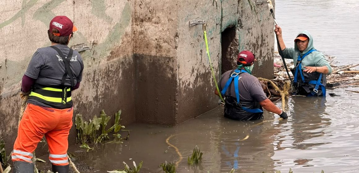Limpian vasos reguladores Puente Negro y El Santuario ante las lluvias en Puebla