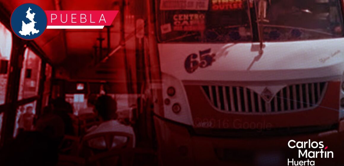 Asaltan unidad de la Ruta 65, en el Centro Histórico de Puebla; los amagan con cuchillos