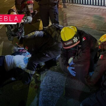 Motociclista derrapa y sale proyectada tras chocar con bolardos de ciclovía