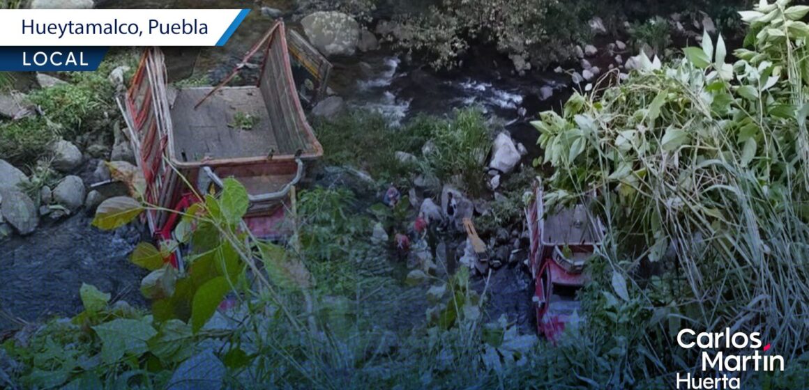 Fallece hombre tras volcadura sobre la carretera Hueytamalco-Ayotoxco