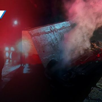 Auto cae a precipicio y moviliza a cuerpos de auxilio en Naupan