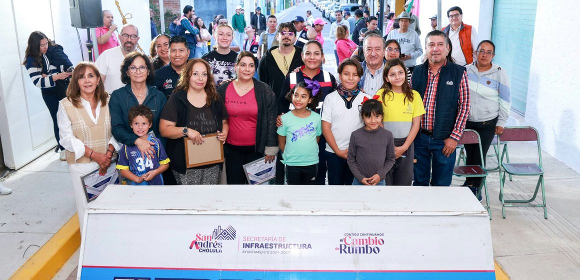 Lupita Cuautle entrega pavimentación de la calle 12 Oriente en San Andrés Cholula
