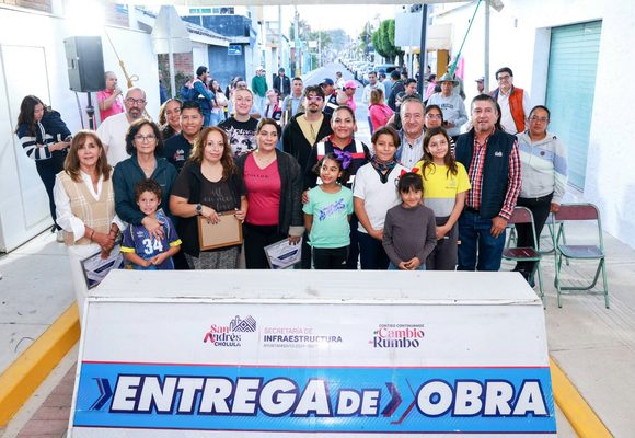 Lupita Cuautle entrega pavimentación de la calle 12 Oriente en San Andrés Cholula