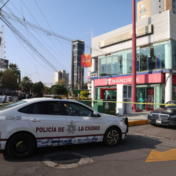 asalto-cuentahabiente-729799 Cuentahabiente es baleado durante asalto en Plaza Solé, Zavaleta; hay un detenido