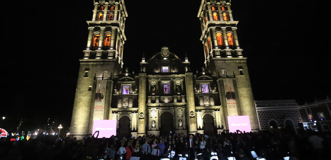 encendido-catedral-725766 Nueva iluminación resalta arquitectura y legado de la Catedral de Puebla