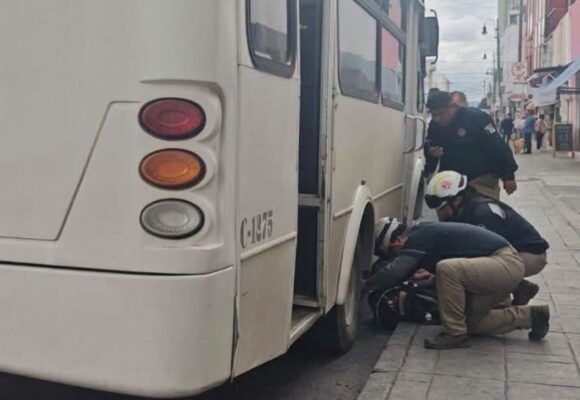 Muere mujer atropellada por microbús de la Ruta 4 en el Centro Histórico