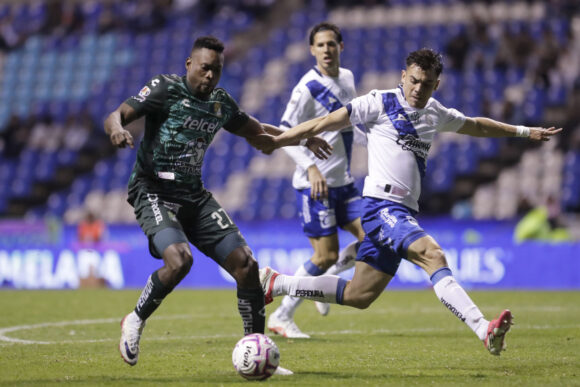 Puebla rescata el empate ante León con un golazo agónico en el Estadio Cuauhtémoc