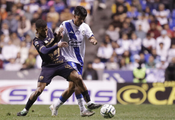 Pumas se impone 2-1 al Puebla en el Cuauhtémoc