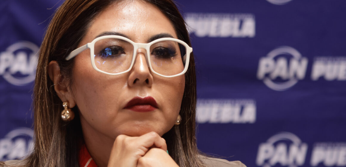 Genoveva Huerta levanta la mano para la alcaldía de Puebla y solicita licencia en el PAN