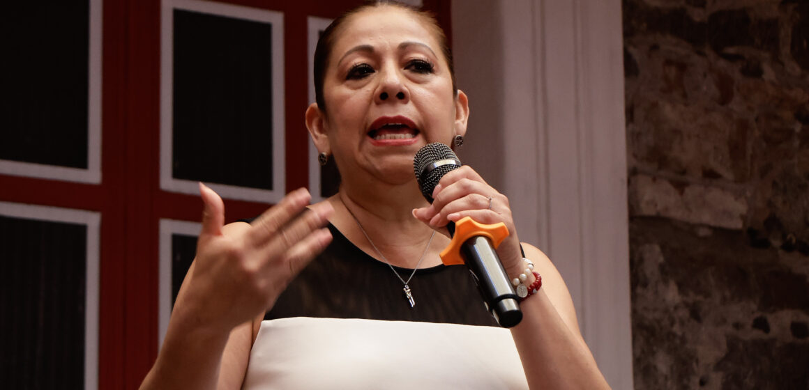 Artemisa García Chávez se baja de la contienda por la alcaldía de Puebla en Morena
