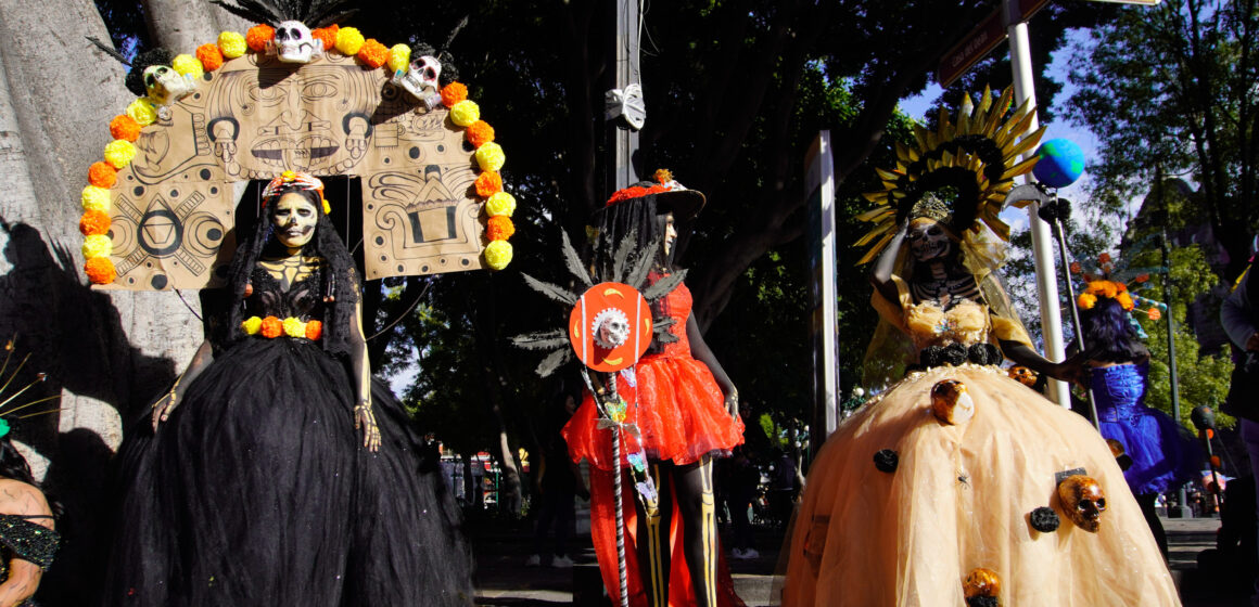 zocalo-catrinas-729187 Cierres de circulación en Puebla por Día de Muertos: horarios y vialidades afectadas